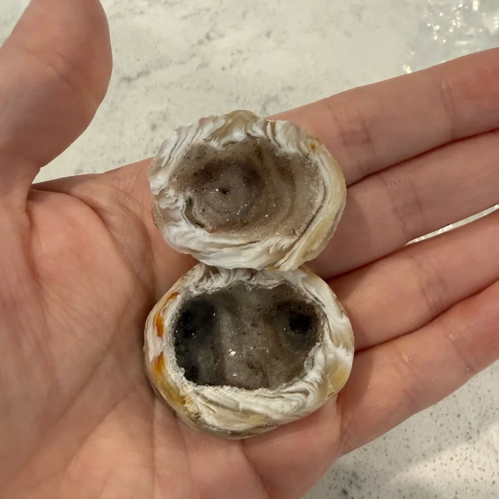 Agate Geode - Picture 3 of 5